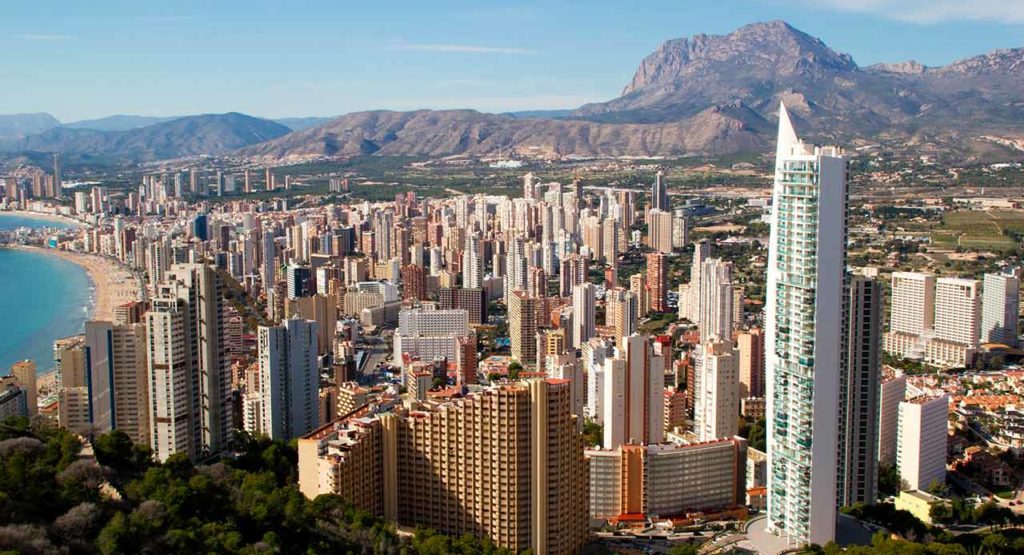 Rascacielos de Benidorm Lúgano