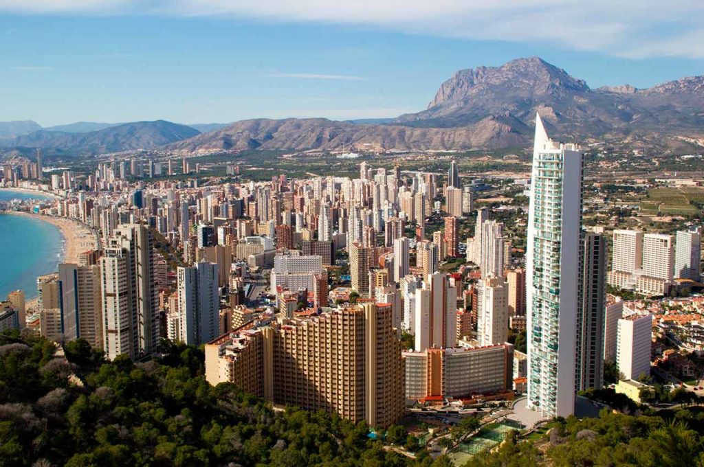 Rascacielos de Benidorm Lúgano