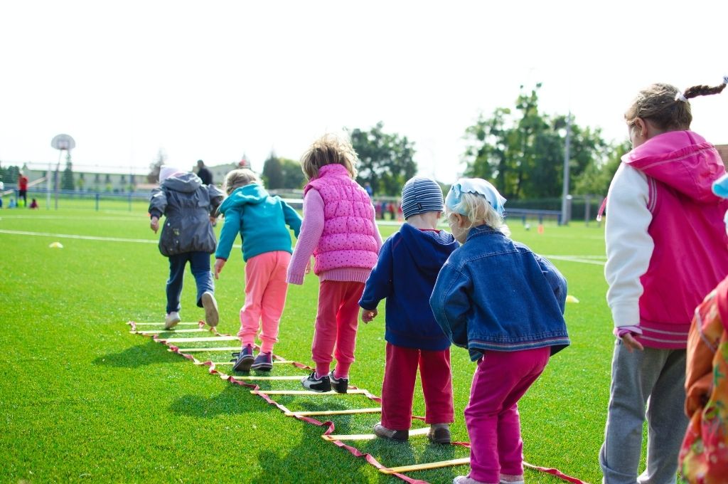 Rutina de ejercicios con niños