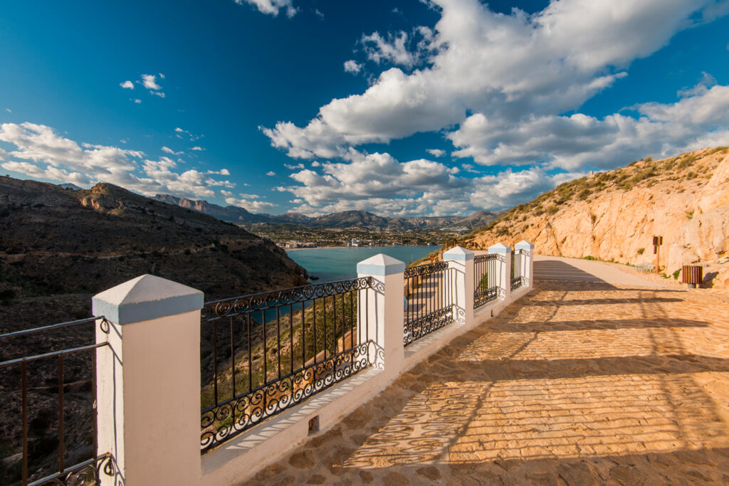 Ruta cerca del Faro del Albir en Benidorm.
