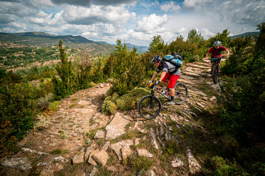 Ciclismo y camping.