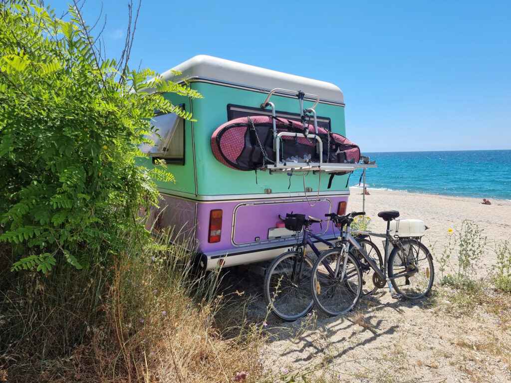 Ciclismo y camping.